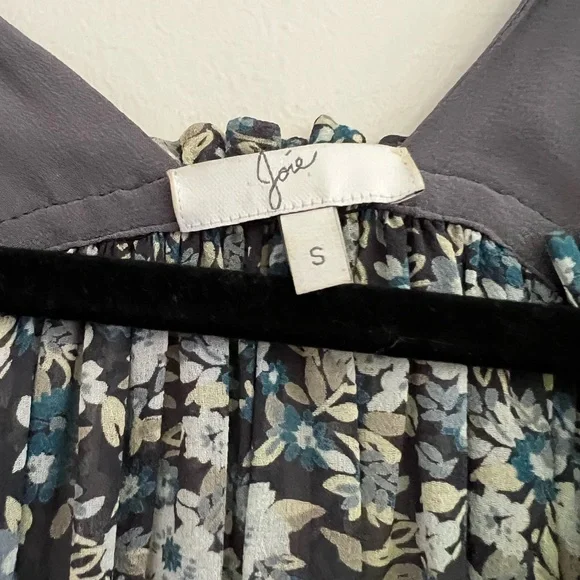 Joie woman silk floral print wrap sleeveless blouse - Picture 7 of 8